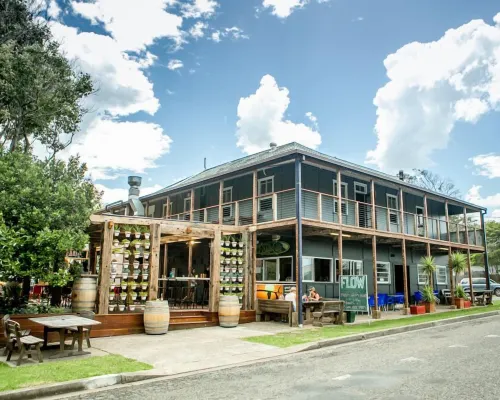 Boogie Woogie Beach House Hotels in Old Bar