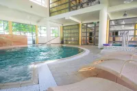 Saka Cliff Hotel & SPA - ที่มีสระว่ายน้ำ