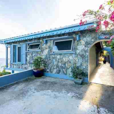 Breathtaking  views , Jacuzzi , open plan house , 5 min to Nanny Cay Beach & Bar Hotel Exterior