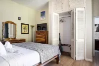 clean, comfy & quiet with views Hotels in Tower Isle