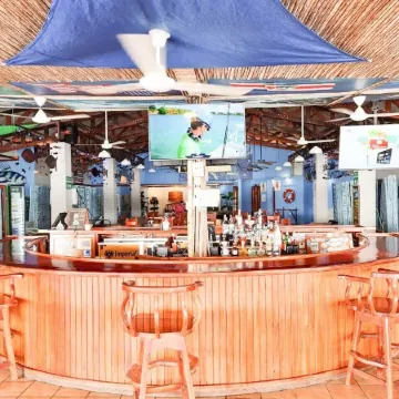 Fish Hook Marina Hotel
