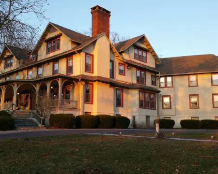 The Inn at Ragged Edge Hotels in Chambersburg