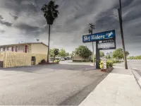 Sky Riders Motel - Motels
