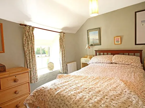 Buck Cottage - parking