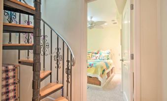 Catalina Island Home Walk to Main Street Beach!