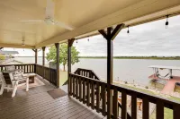 Lake Granbury Fishing Escape w/ Dock & Kayaks! - 3 stjerner