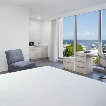 Courtyard by Marriott Miami Coconut Grove Отели рядом с достопримечательностью «Коконат-Гроув»