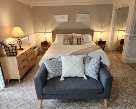 Cozy Studio w/ Kitchenette Near Gunstock Mtn, Lake, Weirs Beach, & Pavilion Hotels in Gilford