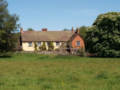 레드 리언  호텔