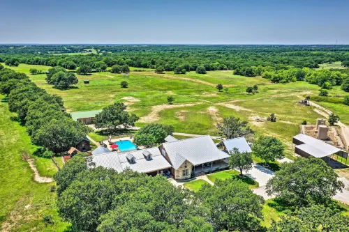2 Home Retreat on 29 Acres: Sunset Ranch - parking