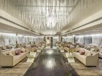 HDB Financial District Hotels near Riyadh Park