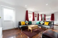 Renfrew House Hotels in Bolton