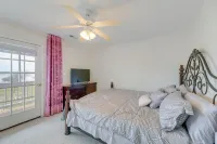 Beach, Pier Access! Pet-Friendly Crystal Coast Gem - Spa