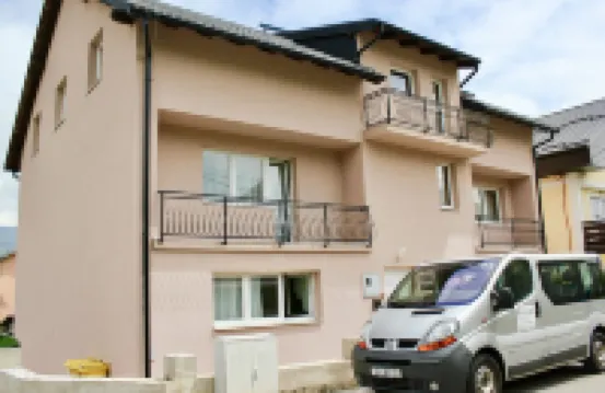 Falling Lakes Hostel Hotels in 