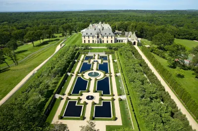 Oheka Castle Hotel & Estate Hotels near Syosset Train Station