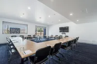 Thornton Executive Hotel 레이몬드 테라스 호텔