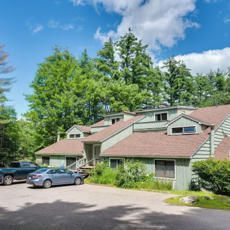 Cozy Bartlett Condo w/ Deck & Resort Amenities!