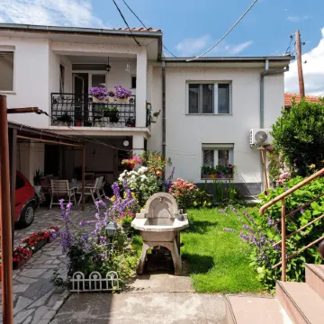 Bogdanoski Studios & Guest Rooms