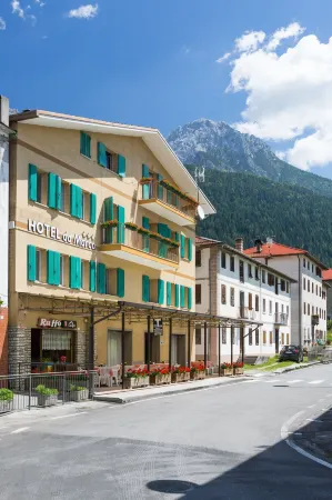 Hotel Da Marco Отели в г. Sauris