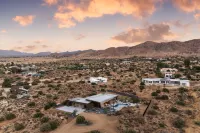 Private Pool, Game Room and Mountain Views - Stunning Modern Oasis