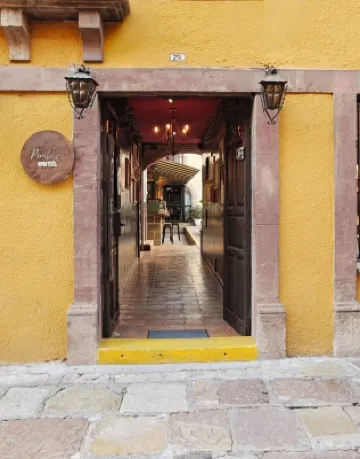 Hotel Punto 79 Hotels near Church of Our Lady of Health