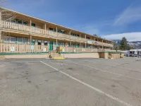 Walkable Location! Mtn-View Condo in Red River Hotele w: Red River