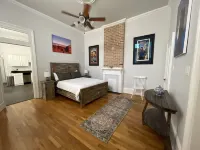 Historic Gem w/ Jacuzzi / Prime Streetcar Spot Hotels near Foilage Park