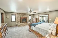Kooskia Sanctuary w/ Patio, Fire Pit & Grill! - parking