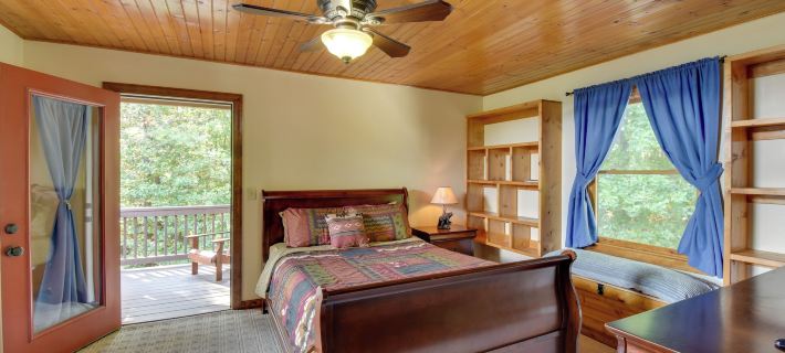 Hot Tub, Game Tables & Mtn Views: Ellijay Cabin Отели в г. Гилмер