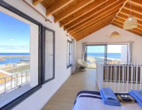 Casa da Baleia T2 Localizado à Beira-mar Virado a Menos de 5 Min. a pé da Praia