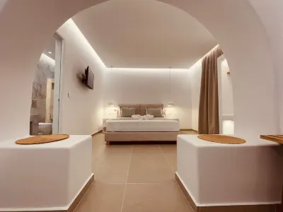 Theofanis Studios Hotels near Plaka Beach