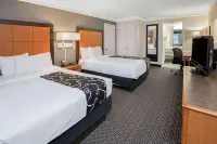 La Quinta Inn by Wyndham San Antonio I-35 N at Toepperwein Отели в г. Лайв Ок