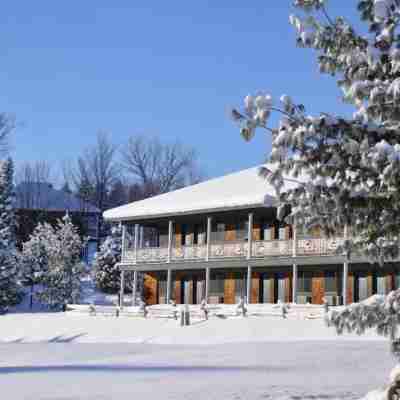 Newly Renovated Condo in Shanty Creek, Bellaire, MI Hotel Exterior
