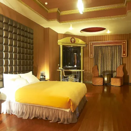 Royal Group Motel Nan Tse Branch Отели рядом с достопримечательностью «Академия Пиндуна»