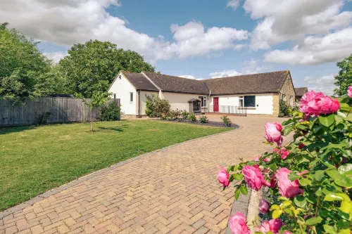 Idyllic Countryside Escape in Oxfordshire Hotels in Witney