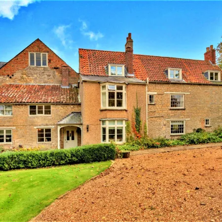 Islip Mill House - Beautiful Riverside Home