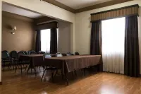 Hotel Conquistador Inn by US Consulate - Bãi đậu xe