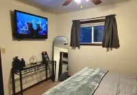 Lewis & Clark Trail Hideaway, SD side /  2 min to the lake / 10 min to Yankton. Hotels in West Yankton