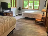 Luxury Cabin with Indoor Heated SaltWater Pool! ウェッブのホテル
