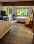 Luxury Cabin with Indoor Heated SaltWater Pool! Hotels near Old Forge Camping Resort