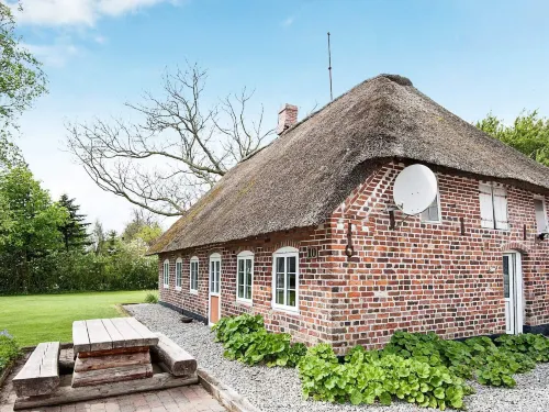 Vintage Holiday Home in Bredebro Near Sea