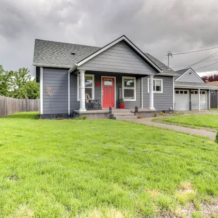Charming McMinnville Home - Walk to Wineries!