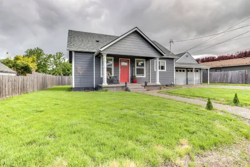Charming McMinnville Home - Walk to Wineries! - parking
