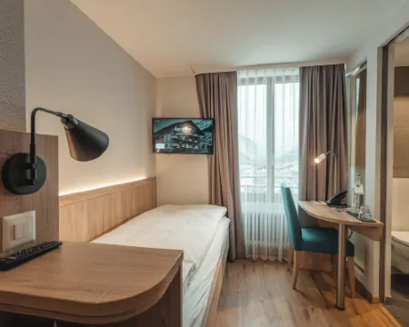 โฮเทล แมทเทอร์ฮอร์น อินน์ โรงแรมในTasch