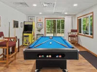 Maple Oasis by Avantstay Newly Built w/ Hot Tub, Game Room & Fire Pit Hotels in Tunkhannock Township