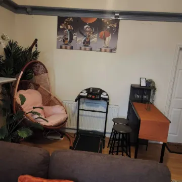 Charming Victorian Apartment in Central Wolverhampton