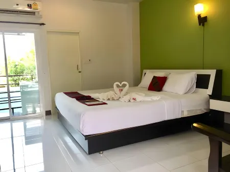 NAN Treasure Hotel Отели в г. Santi Suk