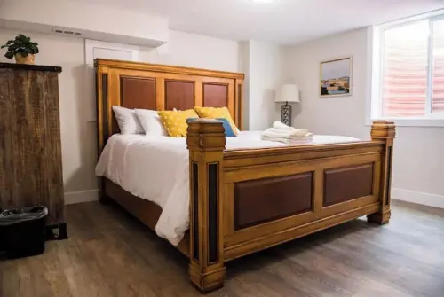 The Olive Den - Spacious New Remodel - Big Groups.. Hotels in Midvale