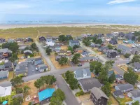 Cozy Cottage with Deck and Fireplace - Charming Coastal Escape
