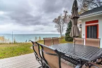 Fire Pit, Smart TV Waterfront Charlevoix Home - Parking